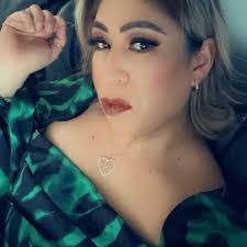 Eva Botello's Instagram, Twitter & Facebook