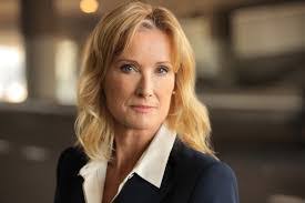 Deborah Rennard's Instagram, Twitter & Facebook