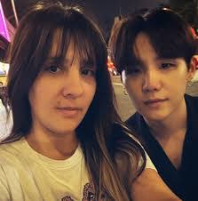 Astrid Vizcaino's Instagram, Twitter & Facebook