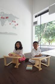 Pita Produces A Lightweight Flatpack Table For On The Go Study Study Table Designs Study Table Study Room Design