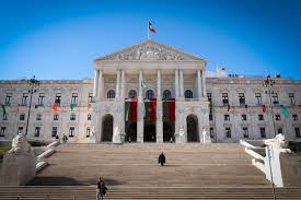 Iniciativa liberal) is a portuguese political party led by joão cotrim de figueiredo. Chega Iniciativa Liberal E Livre Com Direito A 10 Minutos No Debate Sobre Programa De Governo Atualidade Sapo 24