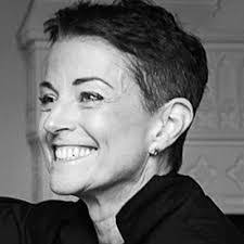 Andrea Rushton's Instagram, Twitter & Facebook