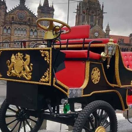 Mumbai welcomes cruelty-free victorian carriages without horses to explore Marine Drive! 'Victoria 2.0' are the electronic carriages that will bring Bombay's charm back to Mumbai. Remember that horse-driven carriage ride that you