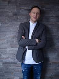 When mom is not home. Bubu Cernea Un Artist DesÄƒvarÈ™it Fanii Il Pot UrmÄƒri Din 19 Iulie In Cel De Al Doilea Sezon Al Iserialului Cand Mama Nu I AcasÄƒ Galerie Foto Antena 1