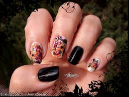 Compra productos profesionales de peluquería y estética. El Maletin De La Senorita Sonso Manicura Semipermanente Blanco Y Negro Decoracion Floral
