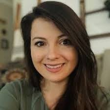 Hillary Rogers's Instagram, Twitter & Facebook