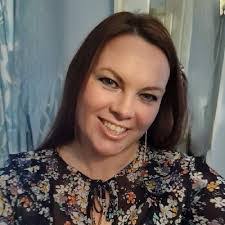 Kerry Daniels's Instagram, Twitter & Facebook