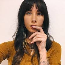 Amanda Sansoucie's Instagram, Twitter & Facebook