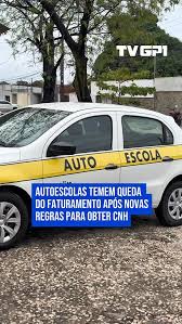 A resolução que retira a obrigatoriedade de aulas em autoescola para tirar  a habilitação foi aprovada ontem pelo Conselho Nacional de Trânsito. Com  isso, o candidato poderá estudar por conta própria e