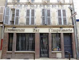 Les Menus Sont Sous Presse Facade Boutique Menu Ete Restaurant