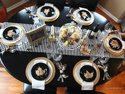 Black & gold table setting food , tips when i had my first flat near paris, whenever someone was coming for a visit, i would give my table setting some thought, get all my favourite plates, pretty cutlery and fancy glasses out. Modern Elegant Thanksgiving Table Black White Gold Natural Touches This Is Our Bliss 1 This Is Our Bliss