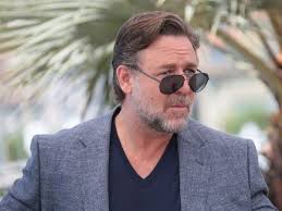 Russell crowe has opened up about his plans to auction off 200 personal items following his russell crowe has expressed his shock at the sudden death of mathematician john forbes nash jr. Russell Crowe S Weight Seems To Be A Major Concern For Some People