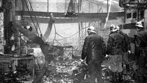 Si vous avez + de 55 ans , vous êtes éligible à la. Isere Il Y A 50 Ans L Incendie Du 5 7 146 Morts Dans Une Discotheque A Saint Laurent Du Pont