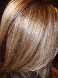 Here you can see that the hairstyle has some vibrant shades of the golden touch. Light Blonde With Caramel Highlights Beauty Darling Hair Styles Blonde Caramel Highlights Hair Beauty