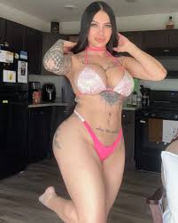 Lizmar Flores - Free pics, galleries & more at Babepedia