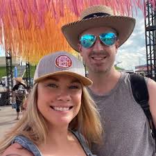 Laura Winkel and Tim Clifford's Wedding Registry