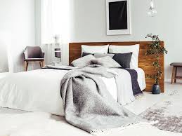 Positionierung des bettes für gutes feng shui kann ein dilemma in vielen schlafzimmern sein, unabhängig von der größe des schlafzimmers. Feng Shui Furs Schlafzimmer So Richtest Du Es Richtig Ein