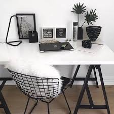Diy'ing your own desk allows you to add a personal touch, save some money, and have fun doing it! Imagem De Room Inspiration And White Room Inspiration Room Decor Interior