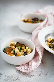 Salade D Aubergines Roties Aux Pois Chiche Et Halloumi