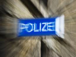 Währenddessen bestellten diese sich eine pizza und versuchten, den lieferanten. Sechs Kinder Nachts Allein Zu Hause