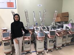 Atas desakan suami, memang tak tahan sangat saya cuba pergi ke hospital columbia yang ada pakar kulit terbaik di area seremban dan saya ditahan wad selama lima. Siapa Sangka Doktor Muda Anak 2 Ini Begitu Optimis Merawat Kulit Wanita Gemar Melancong Nona