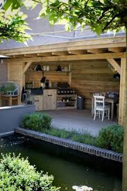 Un barbecue fixe, comme son nom l'indique, est une construction durable qui viendra orner votre extérieur. 45 Idees Pour Amenager Un Coin Barbecue Dans Son Jardin