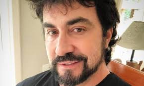 Contact padre fábio de melo on messenger. Padre Fabio De Melo Faz Tatuagem E Reponde Comentarios Nas Redes Sociais Jornal De Brasilia