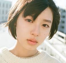 白石聖 しらいしせい さんが テレビ東京系の 孤独のグルメ で焼肉屋の看板娘の みゆ 役を演じて話題になっています そこで今回は女優の白石聖さんのプロフィールや出演作品などの経歴をまとめてみました 女優 美人 顔 顔