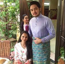 She debuted in 2011 and since then has starred in dramas, telemovies, television and movies. Izzara Aishah Bengang Ada Pihak Mahu Pisahkannya Dengan Anak Datuk K Utaranews