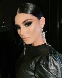 Pin de kolimo em Long hair with bangs