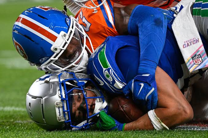 Broncos beat the Seahawks 17-14 in OT on Ja'Quan McMillian's...