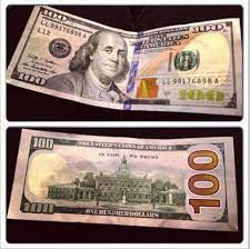 Prima bancnotă americană cu această valoare a fost emisă în 1862, iar versiunea bancară a rezervelor federale a fost lansată în 1914, alături de alte confesiuni. Sua Au Schimbat Bancnota De 100 De Dolari Vezi Cum AratÄ Dcnews