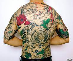 满背白虎纹身，牡丹，石狮子，仙鹤等- 后背纹身- 纹身图吧