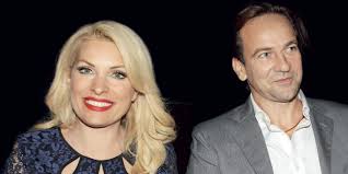 Παρασκευή 06 μαρτίου 2020, 21:45. Elenh Menegakh Mateo Pantzopoylos Xalasmos Sta Melissia Ti Synebh