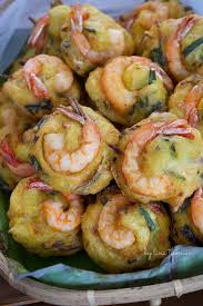 Saya meminta ros untuk menyediakan cucur ikan bilis. Cucur Udang Rangup Tapi Lembut Di Dalam Sedapnya Udang Selambak Padu Pa Ma