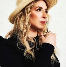 Toni Traver's Instagram, Twitter & Facebook