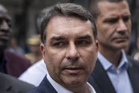 Argumentos de Flávio para pedir suspensão de pesquisa no TSE são frágeis, dizem especialistas
