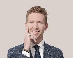 Catherine Decoste's Instagram, Twitter & Facebook