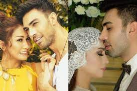 Padahal keduanya diketahui baru meresmikan pernikahan siri mereka pada 26 mei 2018. Gugat Cerai Lagi 10 Momen Mesra Tata Janeeta Suami Saat Awal Rujuk