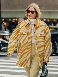 Surchemise Voici Comment Porter La Veste La Plus Cool Street Style Idees De Mode Veste A Carreaux