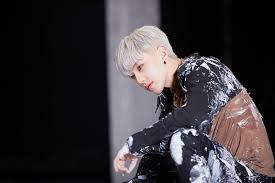 Hoshi 'spider' official mv 전 세계적인 인기를 얻고 있는 그룹 세븐틴의 멤버 호시가 첫 솔로 믹스테이프를 선보인다. Hoshi Spider Mv Behind Sketch Seventeen