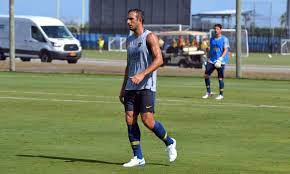 Carlos izquierdoz es feliz en boca, pero no está nada contento con su salario, por lo que intentará renegociar su contrato debido a la devaluación del peso por la terrible crisis del coronavirus. Lamitadmas1 Boca Juniors On Twitter Carlos Izquierdoz En Comotevaok En Mexico Los 90 De Los Partidos Los Jugue De Central Por Derecha Estoy Entrenando De Los Dos Lados Https T Co 5ztkdkv4we
