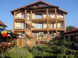 Situată în 2 mai, la 2,4 km de plaja amphora, vila marius 2 mai oferă cazare cu grădină și parcare privată gratuită. Vila Rafael Si Robert Guest House Reviews 2 Mai Romania Tripadvisor