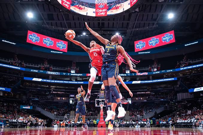 Aliyah Boston maneuvering in the frontcourt., do AI tạo
