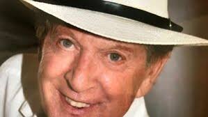 Lucia russo, moglie del cantante e paroliere memo remigi, è morta a varese all'età di 82 anni. Memo Remigi E Morta La Moglie Lucia Il Commovente Addio Ha Raggiunto Un Magnifico Posto