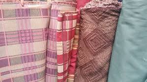 Oare putem găsi la acest sab textile si metraje de mătase naturală? Super PreÈ›uri Pentru Materiale De TapiÈ›erie De La Stofe ImitaÈ›ie BlanÄƒ La Piele NaturalÄƒ Le Am GÄƒsit Intr Un Depozit Din BucureÈ™ti Adela Parvu Interior Design Blogger