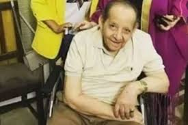 من مواليد مدينة جرجا بمحافظة سوهاج في 28 مايو عام 1938م، نشأ وسط أسرة لأب من أصل سوداني، تخرج في كلية الزراعة جامعة عين شمس عام 1961 قسم إنتاج حيواني وحاصل على ماجستير في. Ø®ÙŠØ§Ù†Ø© Ø´Ù‚ÙŠÙ‚Ù‡ ÙˆØ±Ø§Ø¡ ÙˆÙØ§ØªÙ‡ ÙˆØ¯Ø§Ø¹ Ø§ Ø¬ÙˆØ±Ø¬ Ø³ÙŠØ¯Ù‡Ù… Ø§Ù„Ù…ØµØ±ÙŠÙˆÙ†