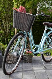 Excelsior Swan Retro Fahrrad Mit Korb Perfekt Fur Kleine Shoppingtouren Oder Den Weg Zum Nachsten Hofladen Retro Fahrrad Fahrrad Retro
