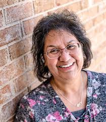 Laura Weakley's Instagram, Twitter & Facebook