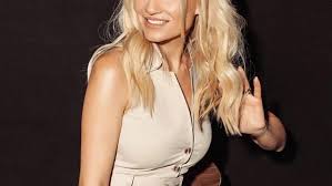 Maybe you would like to learn more about one of these? Faih Skorda Gia Faghto Sto Estiatorio Ths Mhteras Toy Celebrities Eidhseis